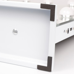 Hollywood 15 Bulbs Music Mirror Hollywood 15 gloeilampen muziekspiegel Bluetoothluidspreker